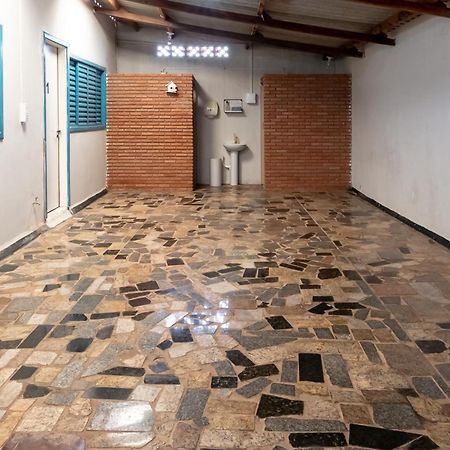 Hotel Pousada Roosevelt Quarto 03 - Pousada Central Prox Rodoviaria E Dist Industrial Uberlândia Zewnętrze zdjęcie
