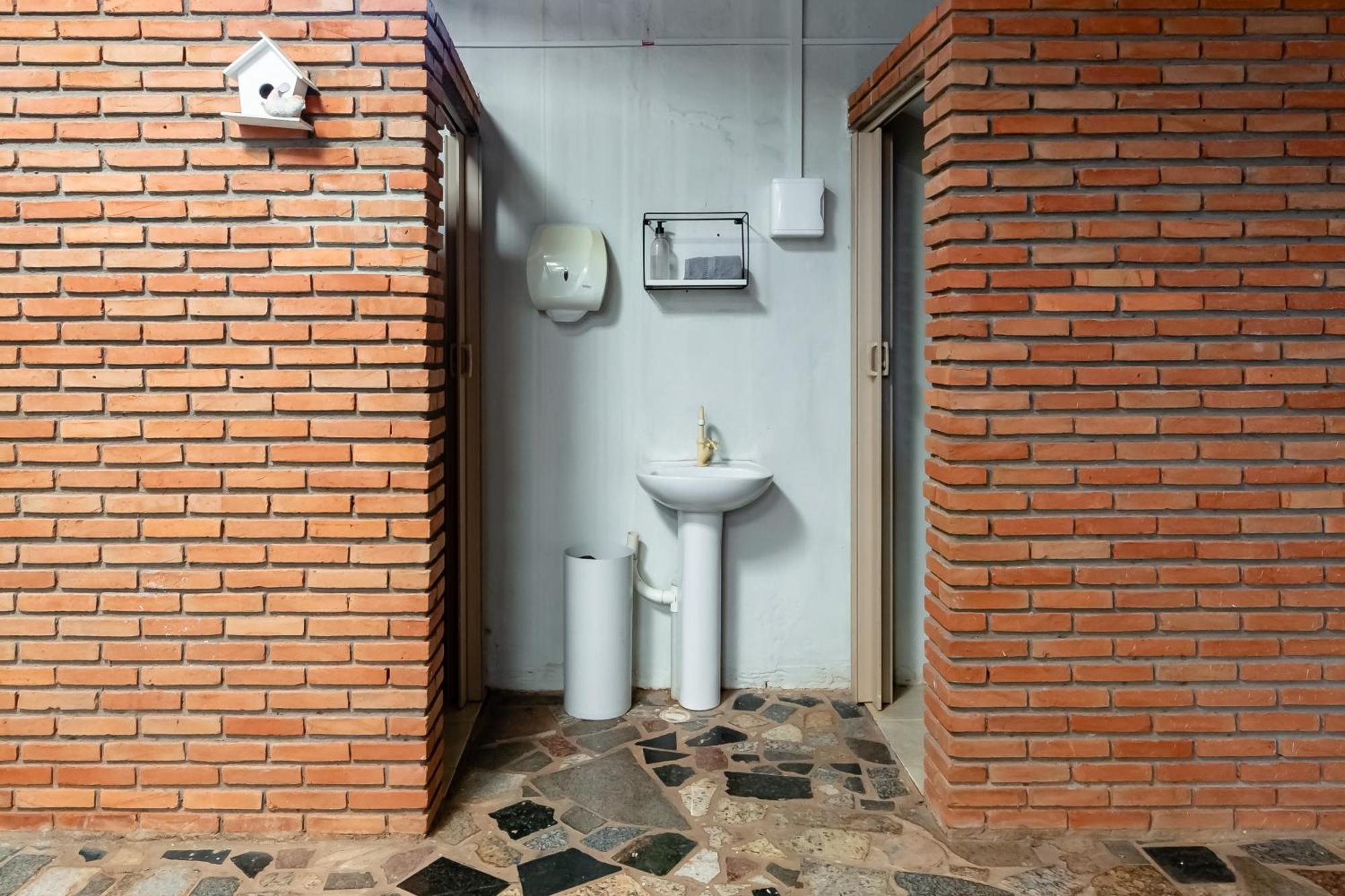 Hotel Pousada Roosevelt Quarto 03 - Pousada Central Prox Rodoviaria E Dist Industrial Uberlândia Zewnętrze zdjęcie